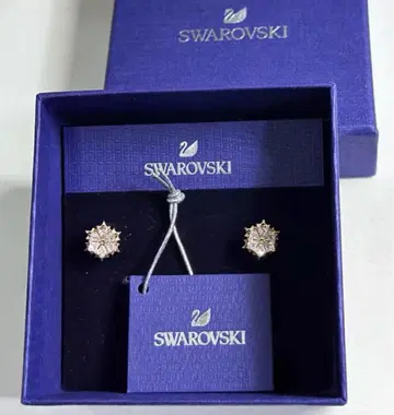 Swarovski 크리스탈 플라워 귀걸이