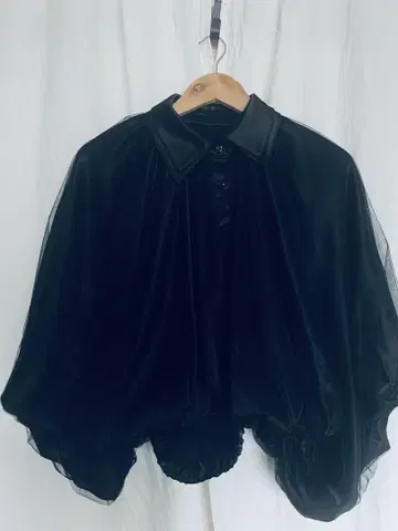 Bibiy. ELOISE BLOUSE 블라우스