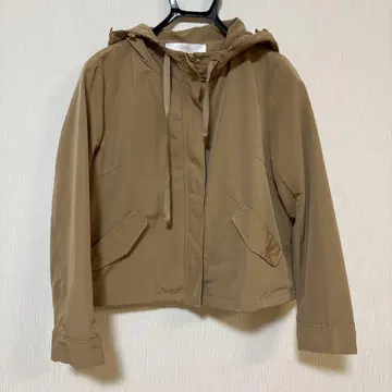 선착순 tocco closet 후드 부착 베이지 자켓