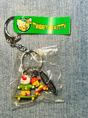 초레어 산리오 Tweety & Kitty 스케이트보드 키링