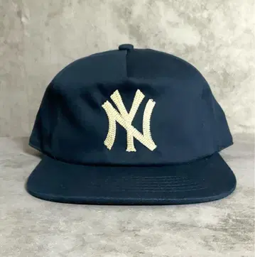 MondaySuck NY 캡 네이비