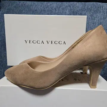 YECCA VECCA 베이지 하이힐 펌프스