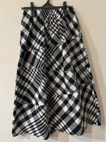 새상품급 크레센트 듀오 체크 무늬 롱 스커트