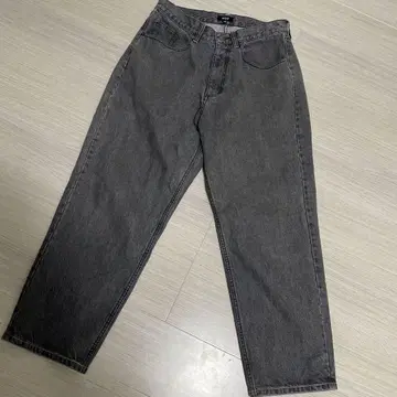 HUF 하프 데님 배기 팬츠 스트레이트 데님
