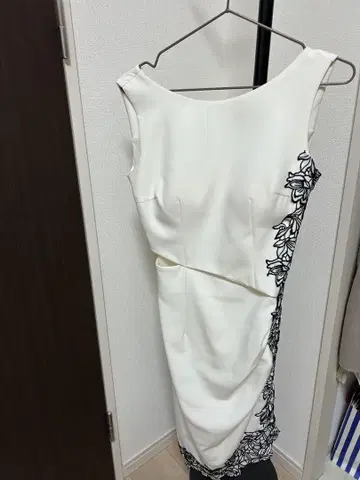캐릭터 드레스 화이트 드레스