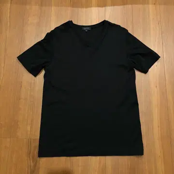바니스뉴욕 블랙 V넥 티셔츠