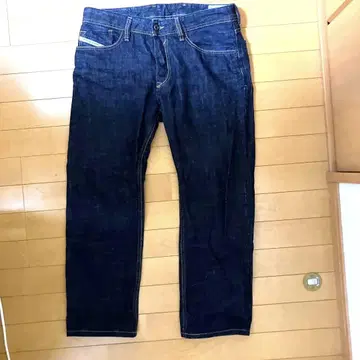 다크 블루 스트레이트 데님 팬츠