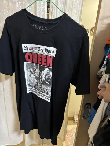 QUEEN News Of The World 티셔츠