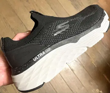 새상품급 SKECHERS (스케쳐스) 블랙 스니커즈 23cm
