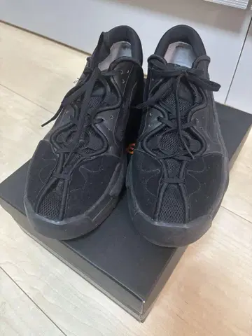 [내일까지 물건 정리중] Y-3 블랙 스니커즈 28.5cm