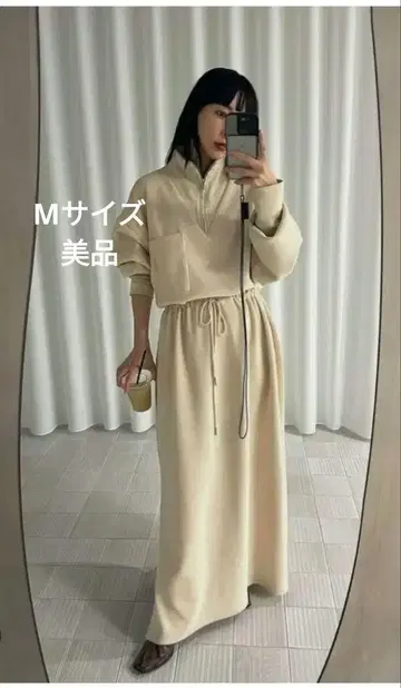 UND 하프 집 스웻 드레스 M 사이즈
