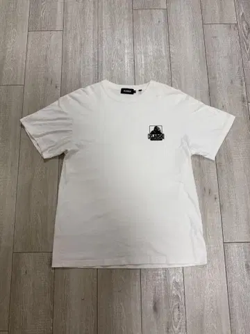 XLARGE T셔츠 M사이즈