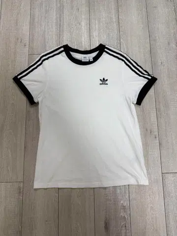adidas 화이트 T셔츠 L 사이즈 3선 라인