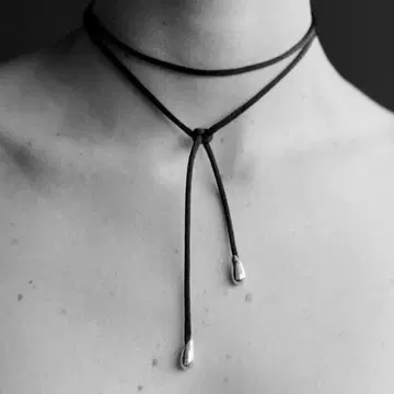 SOPHIE BUHAI ELEGANT SHOELACE CHOKER