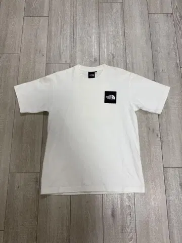 THE NORTH FACE 화이트 T셔츠