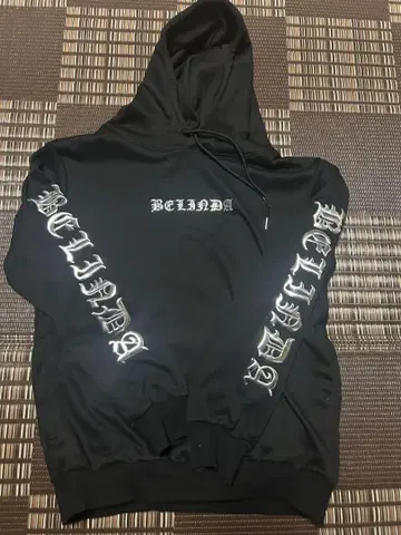 Belinda 베린다 후드티 M 사이즈