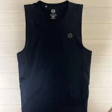 언더아머 블랙 탱크탑 LG