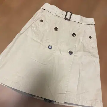 캐서린 햄넷 런던 베이지 더블 브레스트 플레어 스커트
