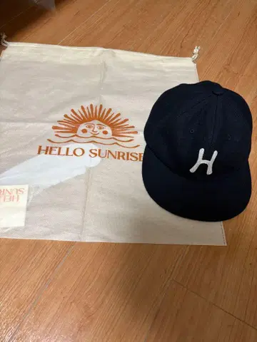 HELLO SUNRISE 선라이즈 네이비 캡