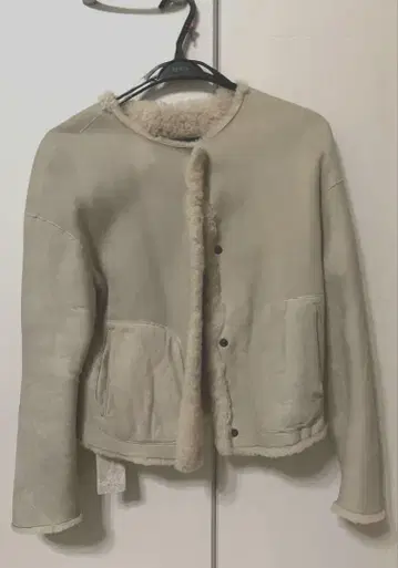 EPOCA 숏 리얼 무스탕 코트 보아 리버서블