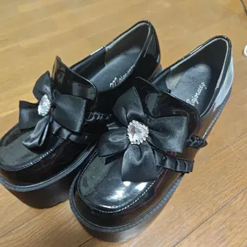 리본 포함 통굽 블랙