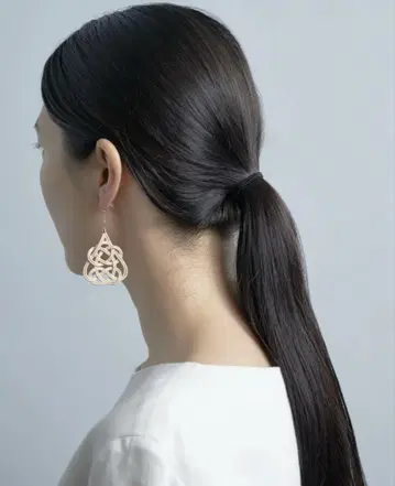 SIRI SIRI ARABESQUE EARRINGS 등나무 귀찌