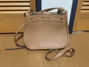 타미힐피거 숄더백 베이지