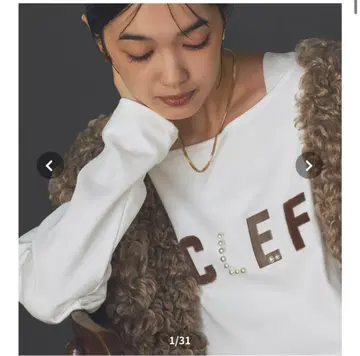2025 신상 새상품 그레디 브릴리언트 CLEF 로고 스퀘어 넥 티셔츠