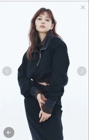 LILY BROWN 크롭 자켓과 스커트 셋업 블랙