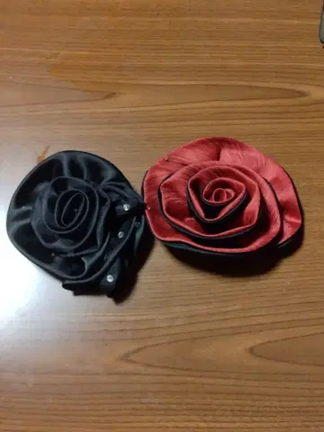 로즈형 새틴 코사지 2색 세트
