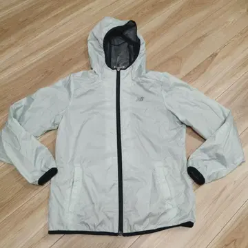 New Balance 후드 부착 자켓 M