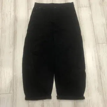 블랙 배기 데님 팬츠