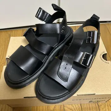 닥터마틴 샌들 그리폰