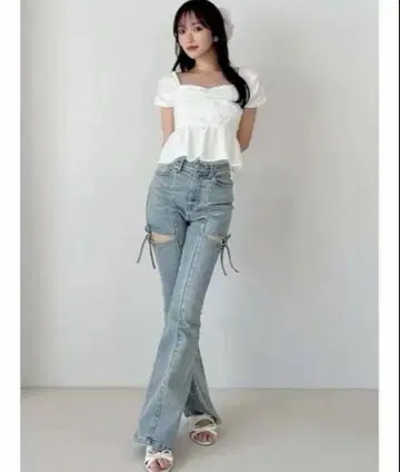 컷 아웃 리본 데님 팬츠 RESEXXY