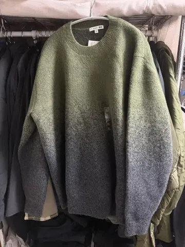 유니클로 JW ANDERSON 수플레얀 그라데이션 스웨터 XL 새상품