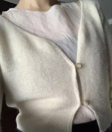 jacquemus 화이트 모헤어 가디건