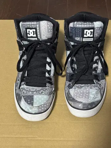 DC SHOE 하이컷 스니커즈