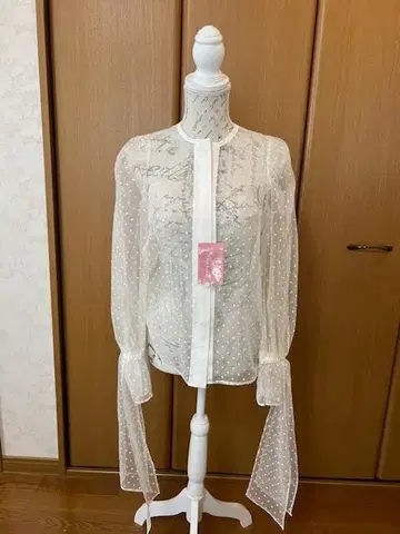 미사용 새상품 이데알루체 도트 블라우스 [ 화이트 ]