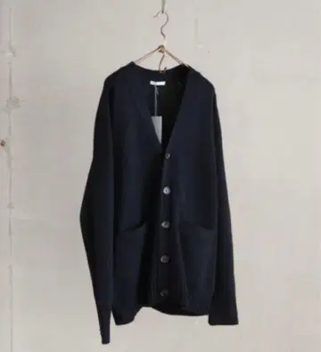 미사용 새상품 HEUGN Clark 캐시미어 가디건 다크 그린