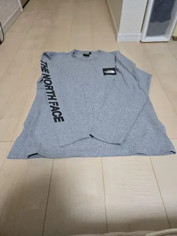 THE NORTH FACE 그레이 긴팔 티셔츠