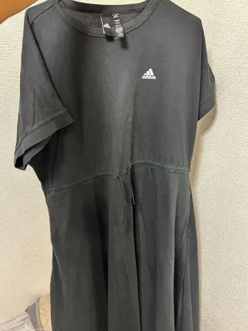 adidas 블랙 반팔 원피스 무릎 기장