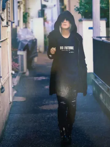 HISASHI 착용 10exture SEDITIONARIES 티셔츠