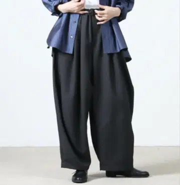 미즈이로 인드 와이드 카고 팬츠 이지 팬츠 블랙