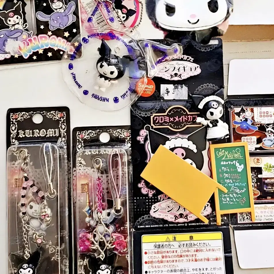 Classic Kuromi 6 Types Set, Waitress Kuromi, Giggle Kuromi, Kuromi Wallet  #쿠로미스트랩,#킥킥쿠로미,#쿠로미피규어,#쿠로미파우치 on Bunjang Global Site.