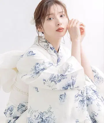 Dita 거품의 보라색 구름나무