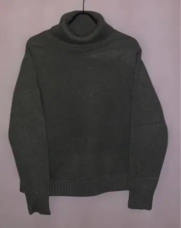 미사용 새상품 HEUGN Martin Cashmere Knit 4