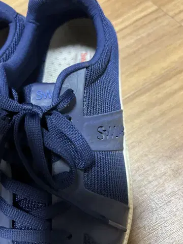 SWIMS 네이비 스니커즈