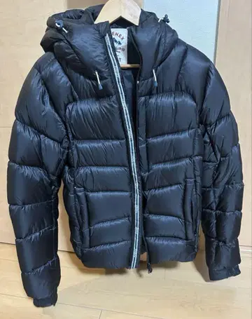 PYRENEX 후드 부착 다운 자켓 블랙