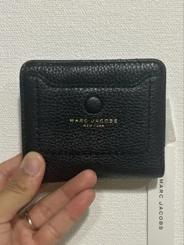 MARC JACOBS 이단 접이식 지갑