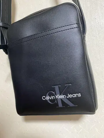 캘빈클라인 숄더백